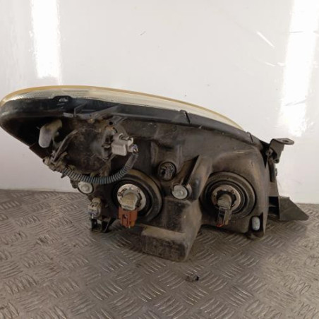 Optique avant principal gauche (feux)(phare) TOYOTA COROLLA VERSO 2
