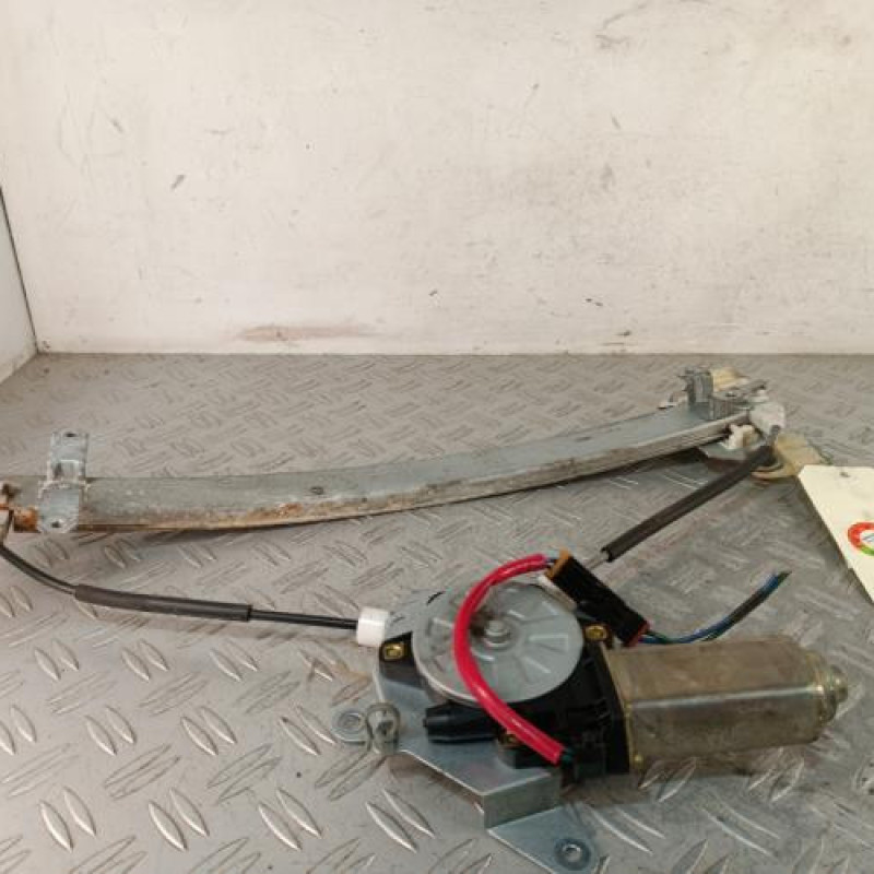 Leve vitre electrique avant gauche NISSAN ALMERA 1