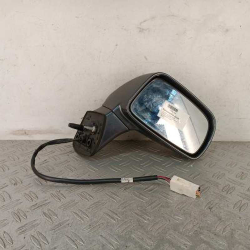 Retroviseur droit TOYOTA COROLLA VERSO 2
