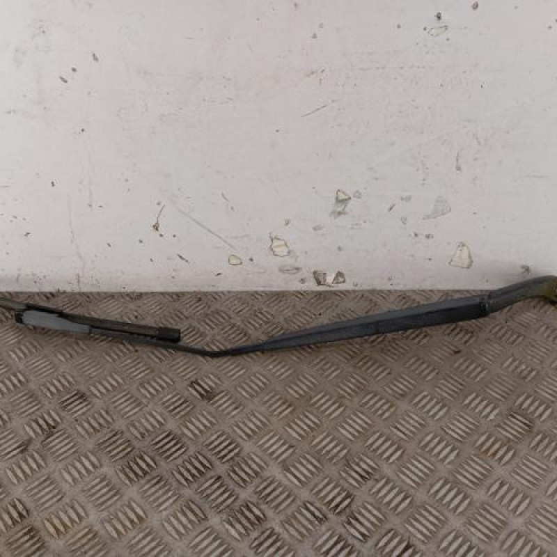 Bras essuie glace avant droit NISSAN QASHQAI 1