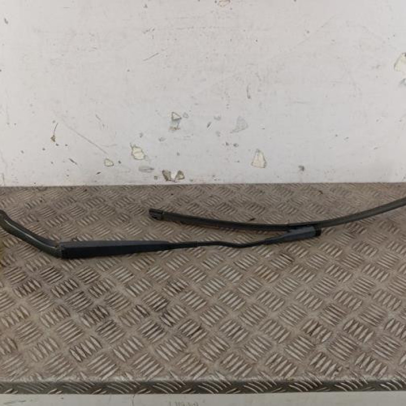 Bras essuie glace avant gauche NISSAN QASHQAI 1