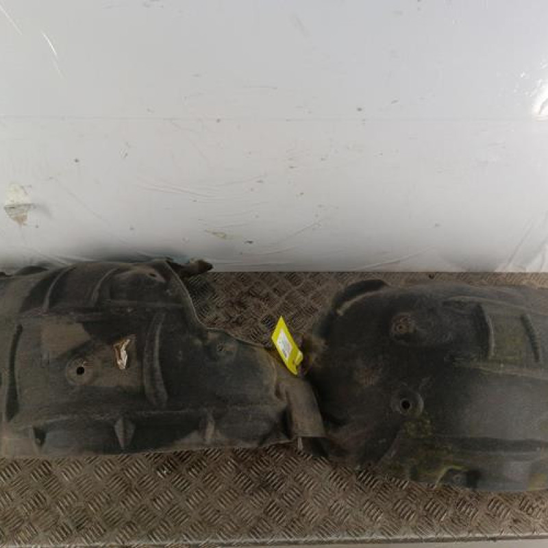 Pare boue avant droit RENAULT GRAND SCENIC 3