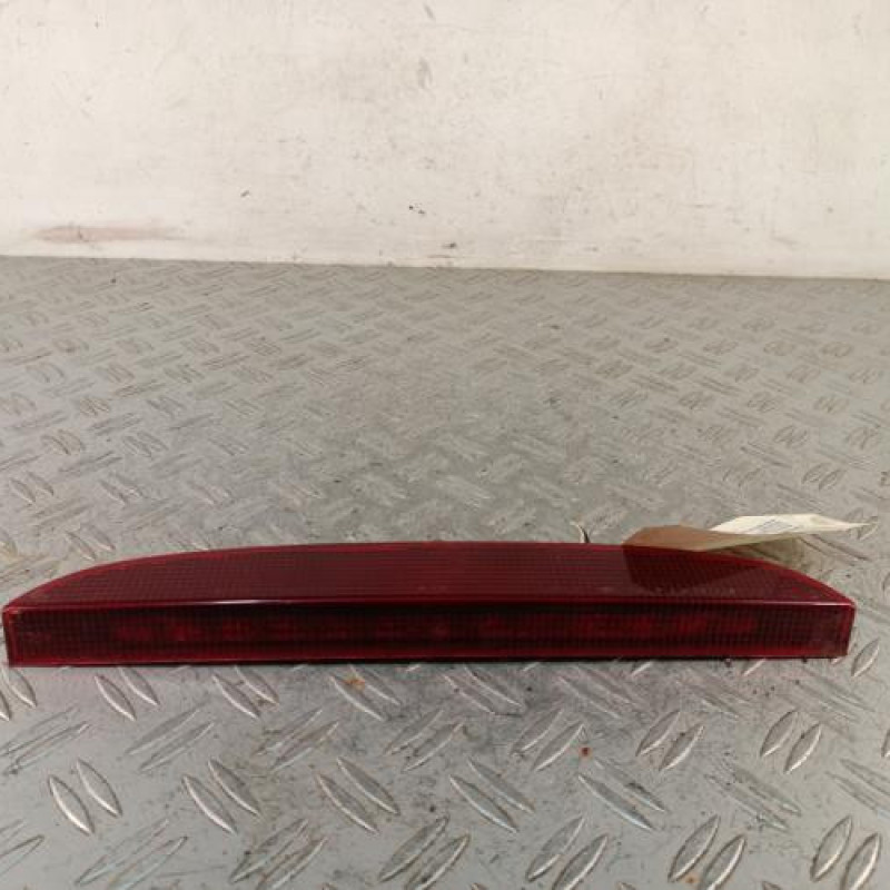 Feu arriere stop central RENAULT CLIO 2 Feu arriere stop central RENAULT CLIO 2