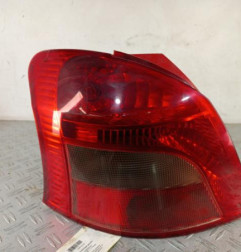 Feu arriere principal gauche (feux) TOYOTA YARIS 2 Photo n°1