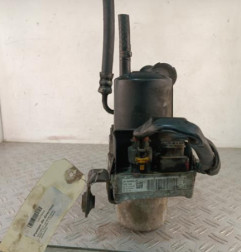 Pompe de direction PEUGEOT 5008 1