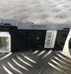 Interrupteur de leve vitre arriere droit HYUNDAI TUCSON 2