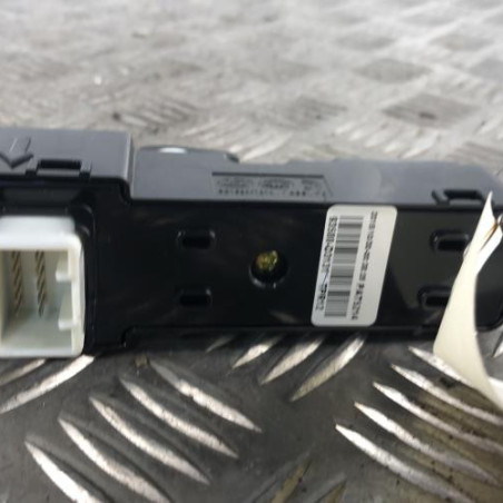 Interrupteur de leve vitre arriere droit HYUNDAI TUCSON 2