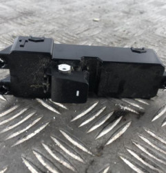 Interrupteur de leve vitre avant droit HYUNDAI TUCSON 2 Photo n°1