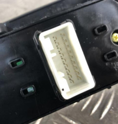 Interrupteur de leve vitre avant gauche HYUNDAI TUCSON 2 Photo n°3