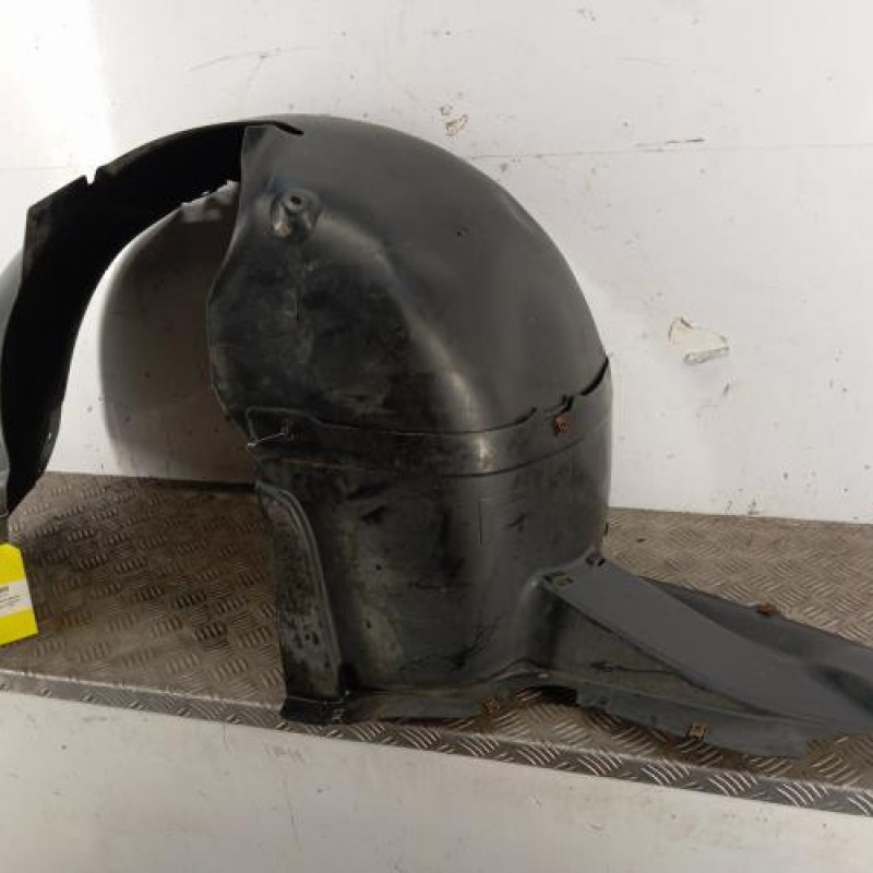 Pare boue avant gauche VOLKSWAGEN PASSAT 5