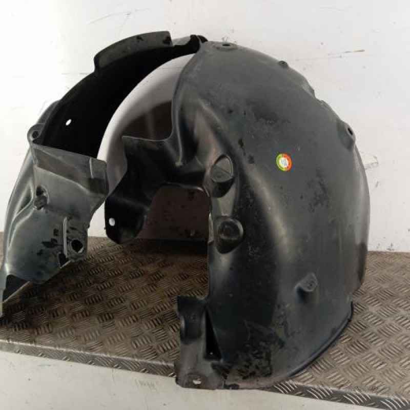 Pare boue avant gauche RENAULT SCENIC 2