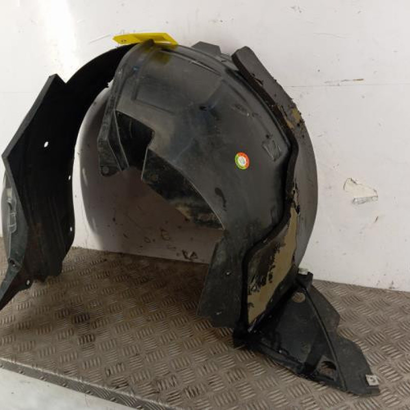 Pare boue avant gauche NISSAN QASHQAI 1