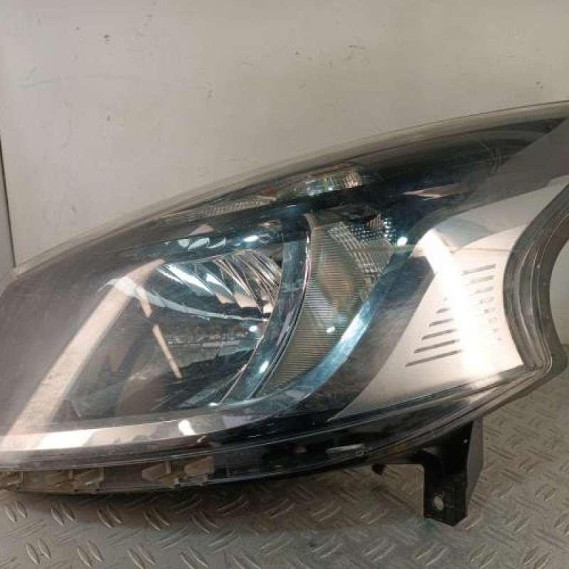 Optique avant principal gauche (feux)(phare) FIAT TALENTO