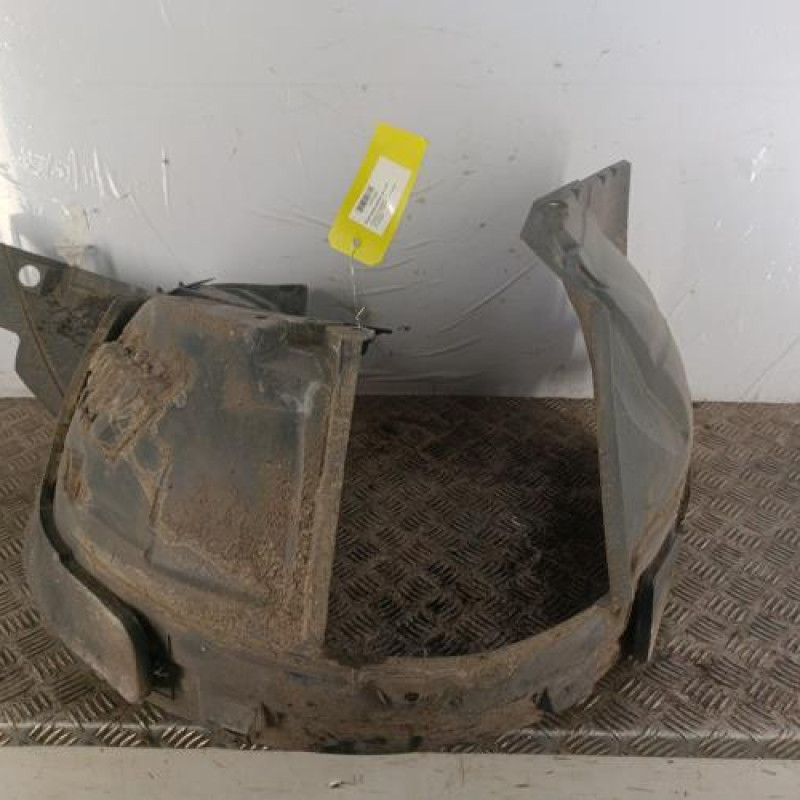 Pare boue avant gauche NISSAN QASHQAI 1