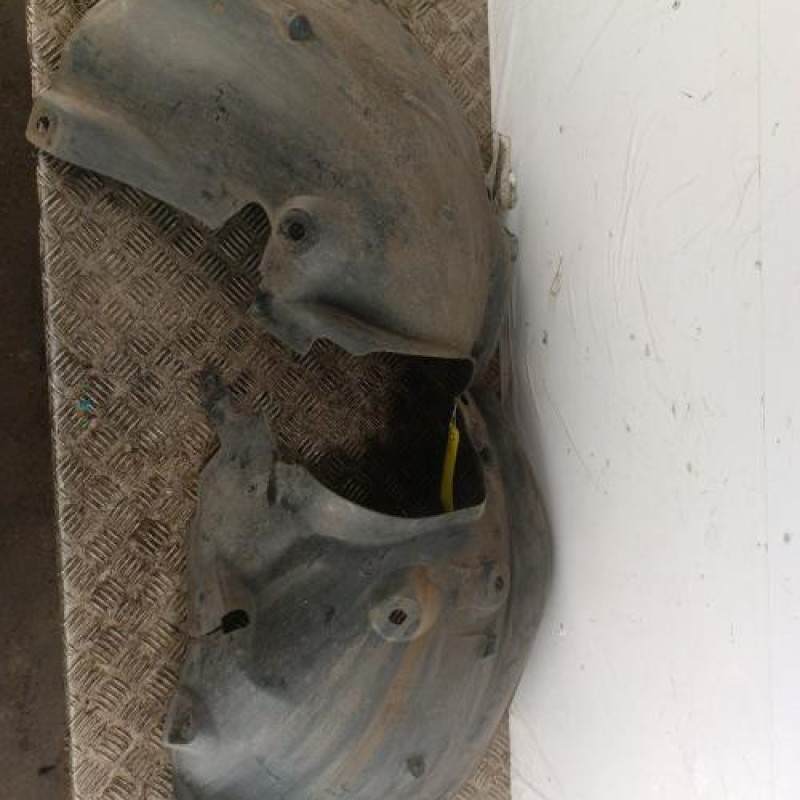 Pare boue avant droit RENAULT CLIO 3