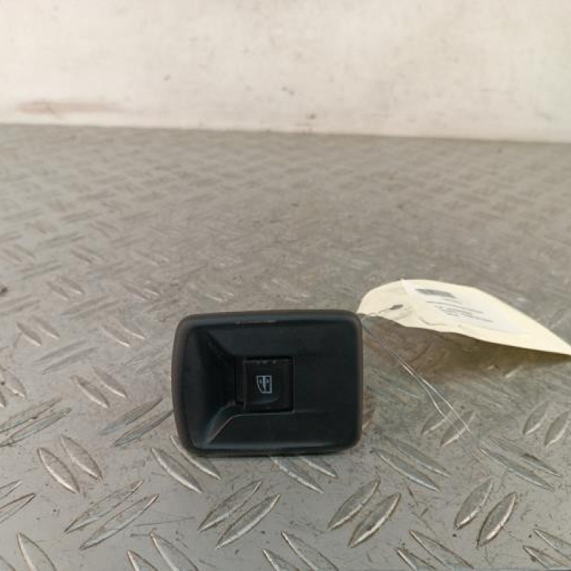 Interrupteur de leve vitre avant droit FIAT TALENTO