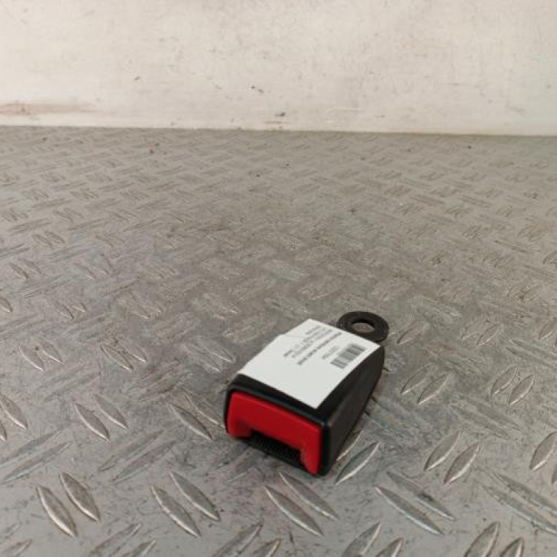 Attache ceinture avant droit MERCEDES VITO 639