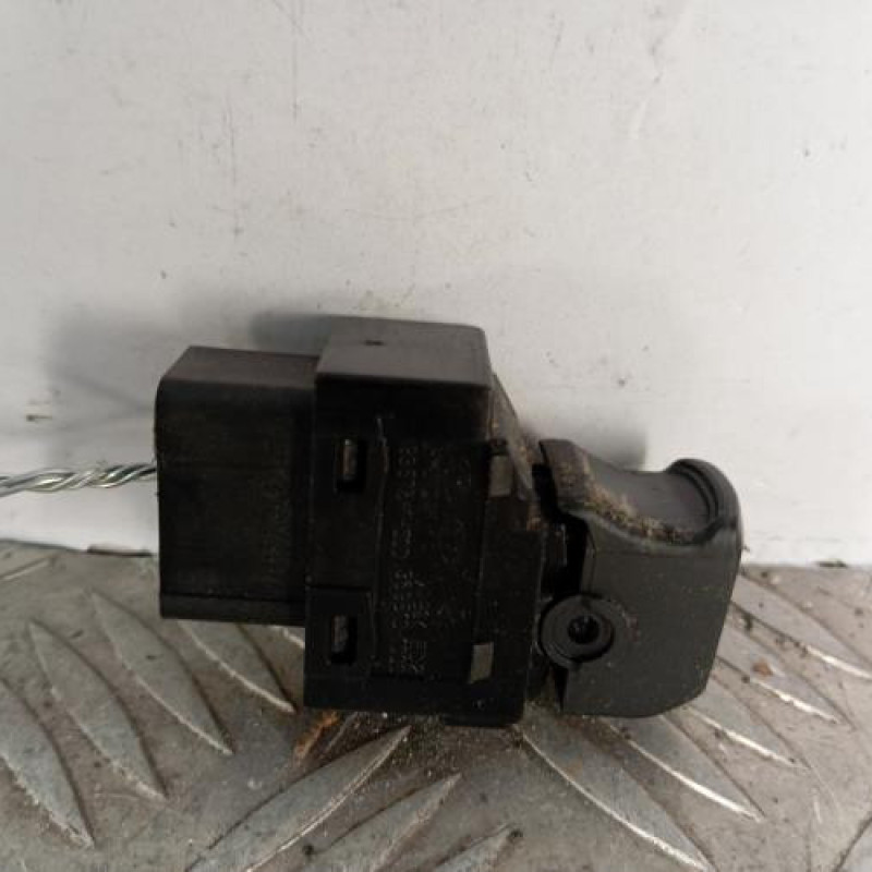 Interrupteur de leve vitre avant droit HYUNDAI IX 20
