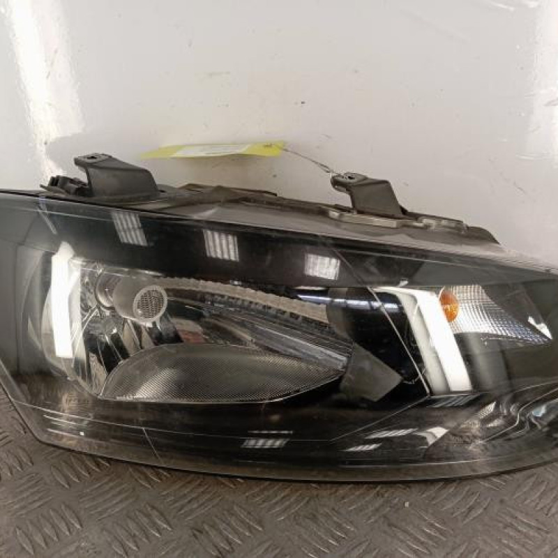 Optique avant principal droit (feux)(phare) VOLKSWAGEN POLO 5