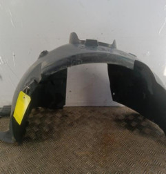 Pare boue avant gauche PEUGEOT 208 1