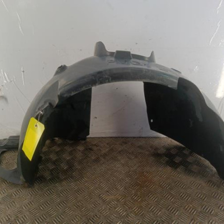 Pare boue avant gauche PEUGEOT 208 1