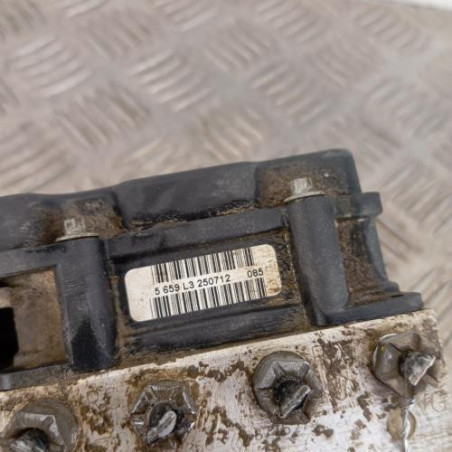 Bloc ABS (freins anti-blocage) RENAULT TRAFIC 2