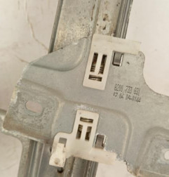 Leve vitre mecanique arriere gauche DACIA SANDERO 1 Photo n°1