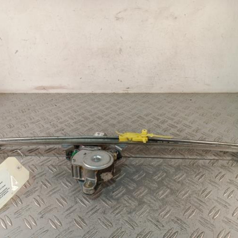 Leve vitre electrique avant droit OPEL VIVARO 1
