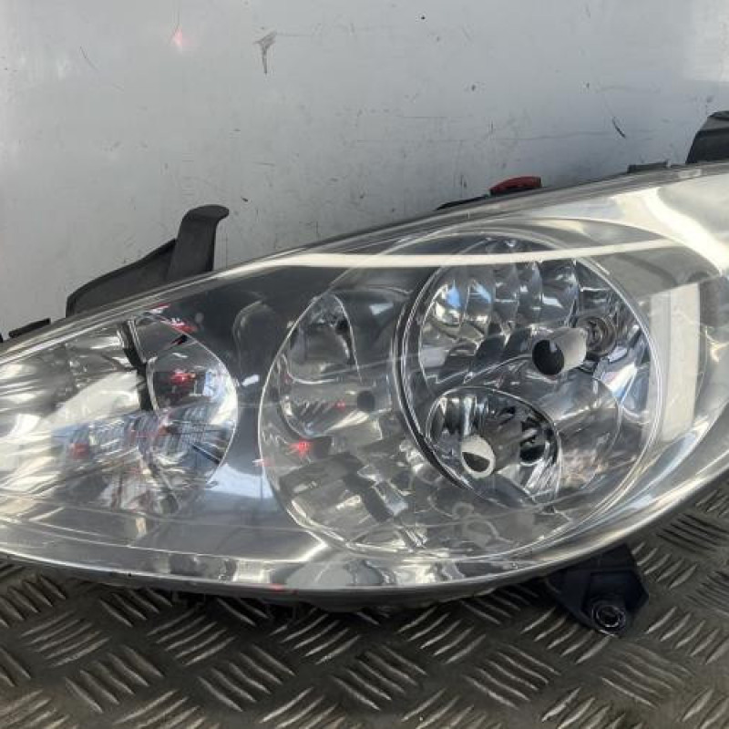 Optique avant principal gauche (feux)(phare) PEUGEOT 307
