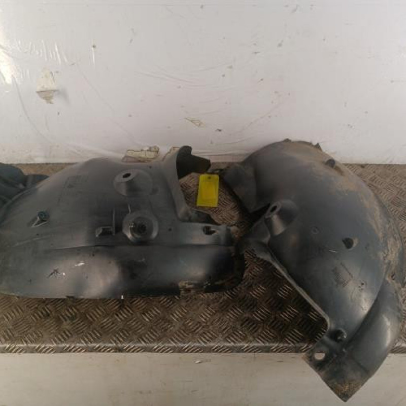 Pare boue avant droit RENAULT CLIO 3