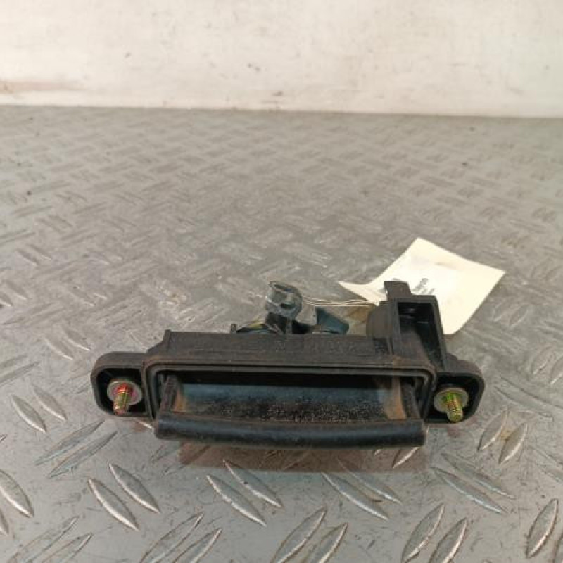 Poignee hayon MAZDA 3 1