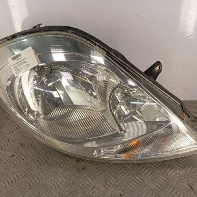 Optique avant principal droit (feux)(phare) RENAULT TRAFIC 2