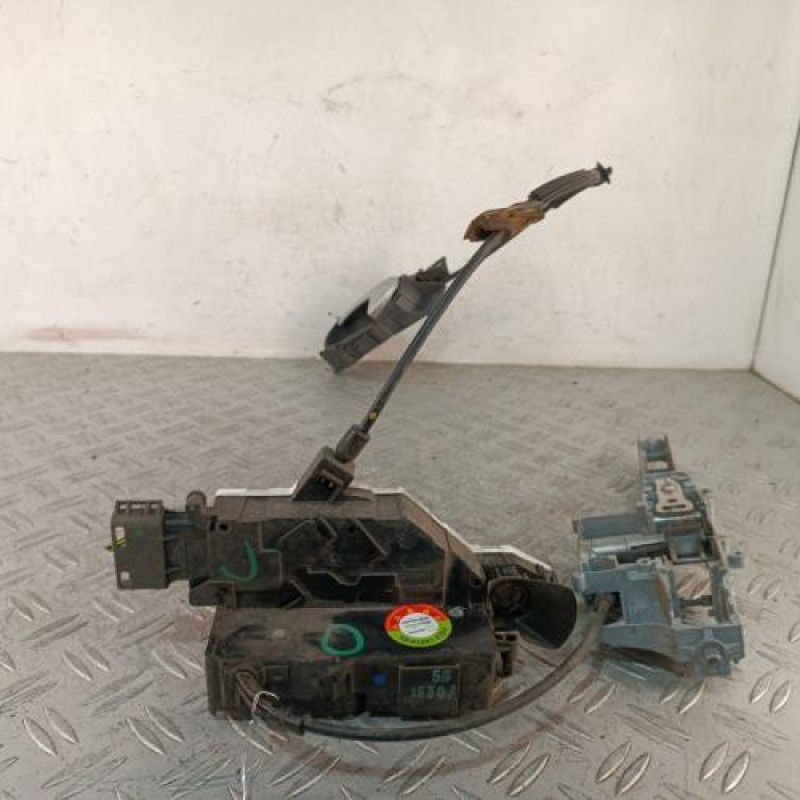 Serrure avant gauche PEUGEOT 207