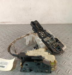 Serrure avant gauche VOLKSWAGEN PASSAT 5 Photo n°1