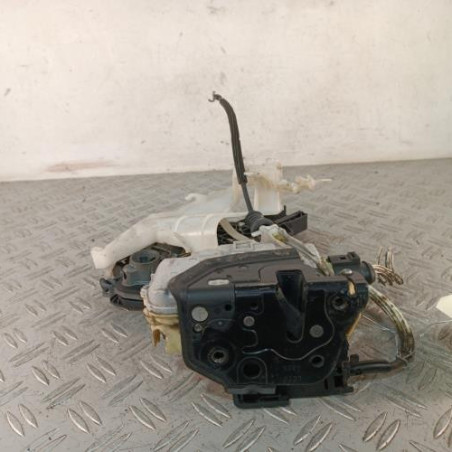 Serrure avant gauche VOLKSWAGEN PASSAT 5