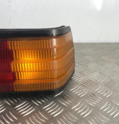 Feu arriere principal droit (feux) MERCEDES 190 W201 Photo n°3