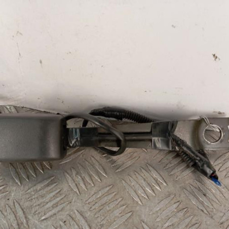 Attache ceinture avant droit TOYOTA YARIS 2