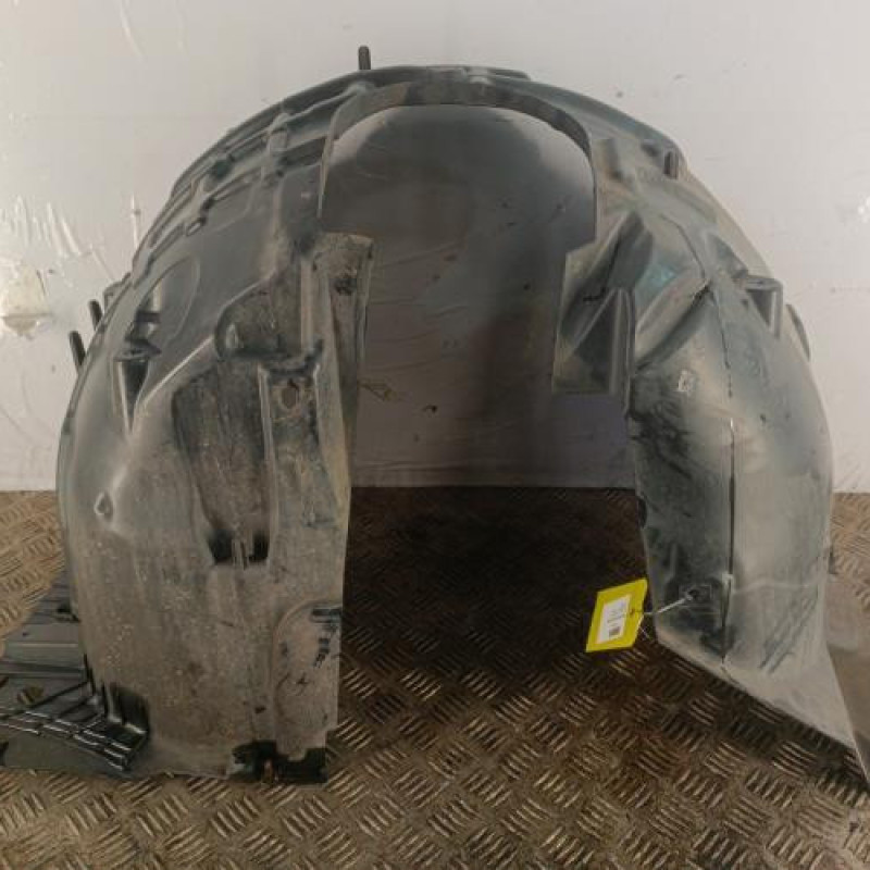 Pare boue avant droit PEUGEOT 208 2