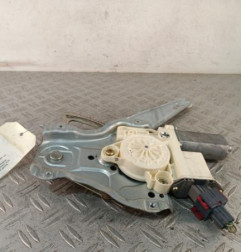 Leve vitre electrique arriere droit TOYOTA AVENSIS 2 Photo n°1