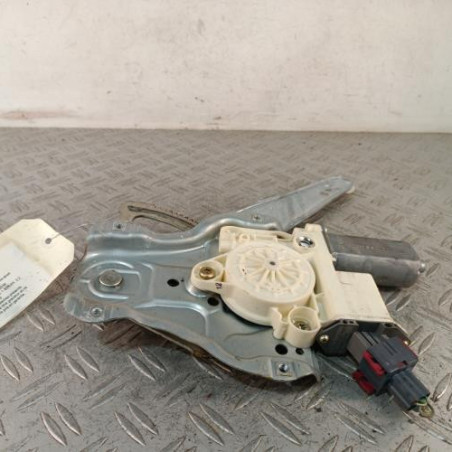 Leve vitre electrique arriere droit TOYOTA AVENSIS 2 Photo n°1