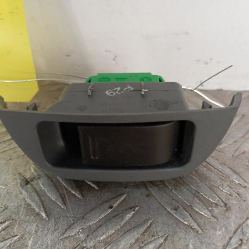 Interrupteur de leve vitre avant droit PEUGEOT 107