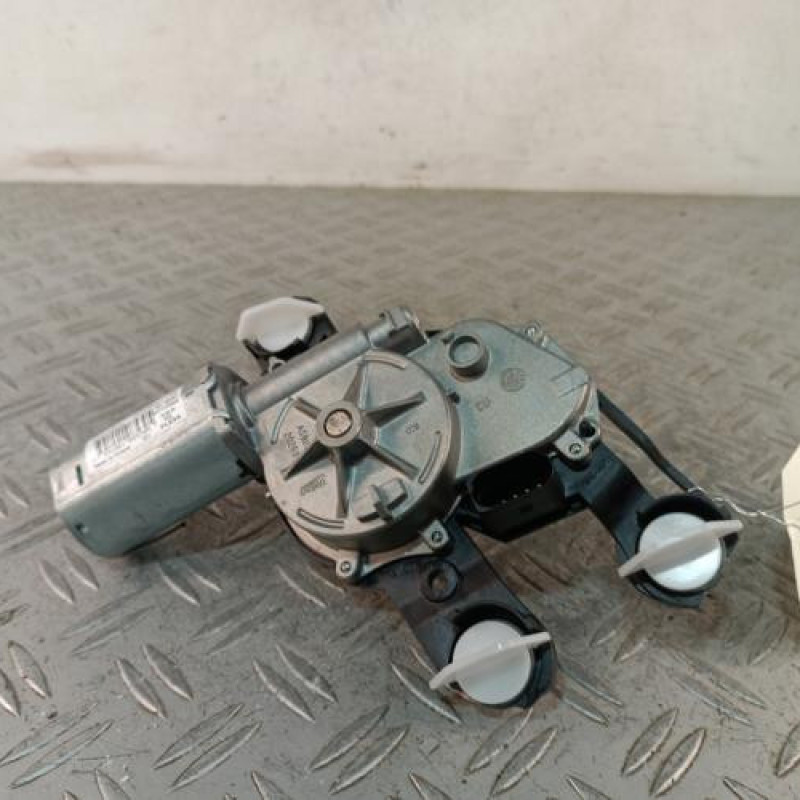 Moteur essuie glace arriere VOLKSWAGEN GOLF 8