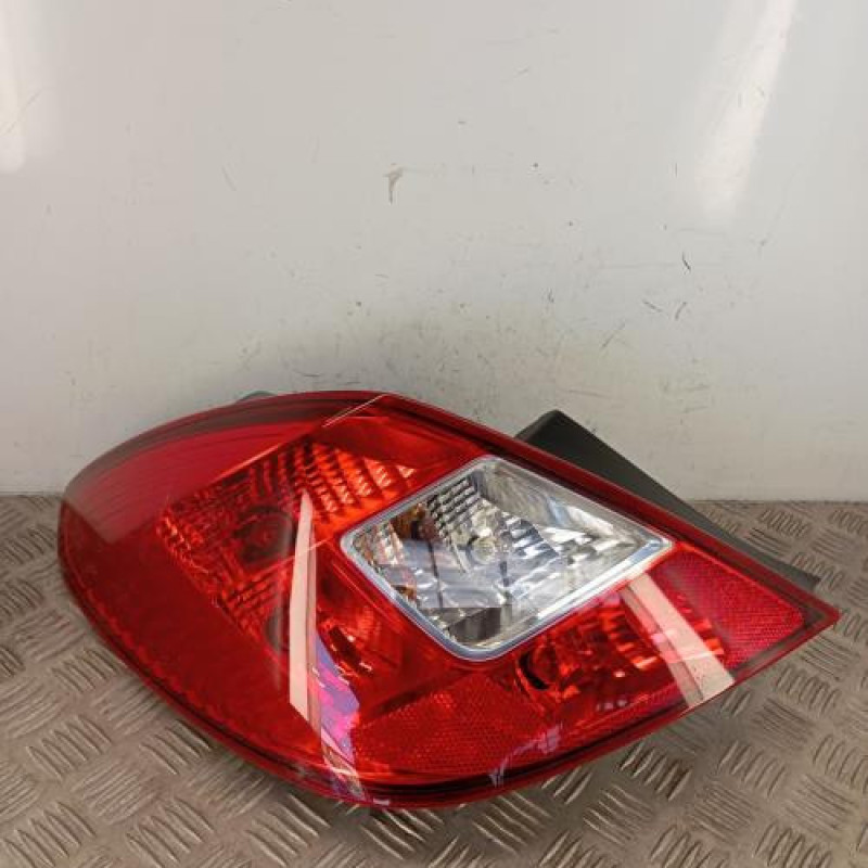 Feu arriere principal gauche (feux) OPEL CORSA D