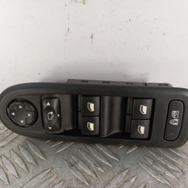 Interrupteur de leve vitre avant gauche PEUGEOT 508 1 SW