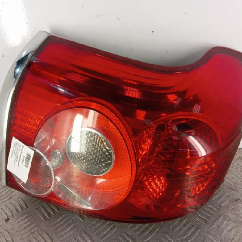 Feu arriere principal gauche (feux) TOYOTA AVENSIS 2