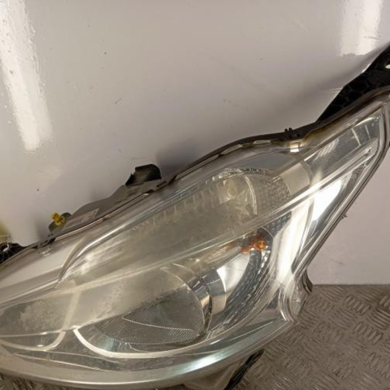 Optique avant principal gauche (feux)(phare) PEUGEOT 208 1