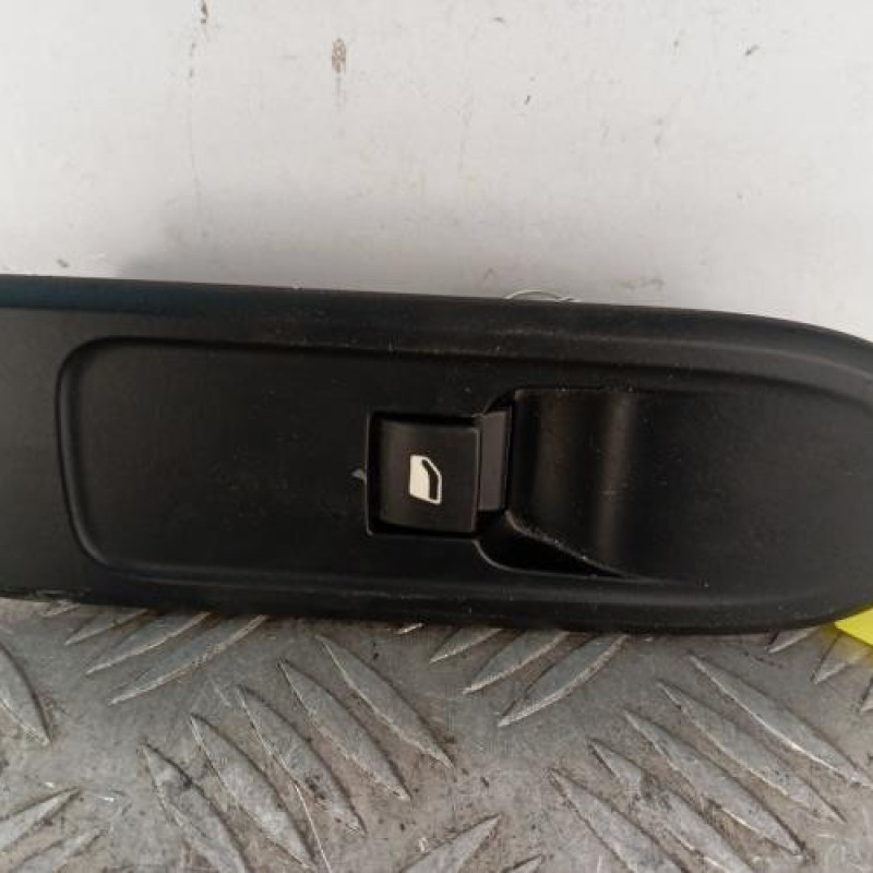 Interrupteur de leve vitre avant droit PEUGEOT 508 1 SW