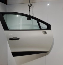 Porte avant droit RENAULT CLIO 4 Photo n°1