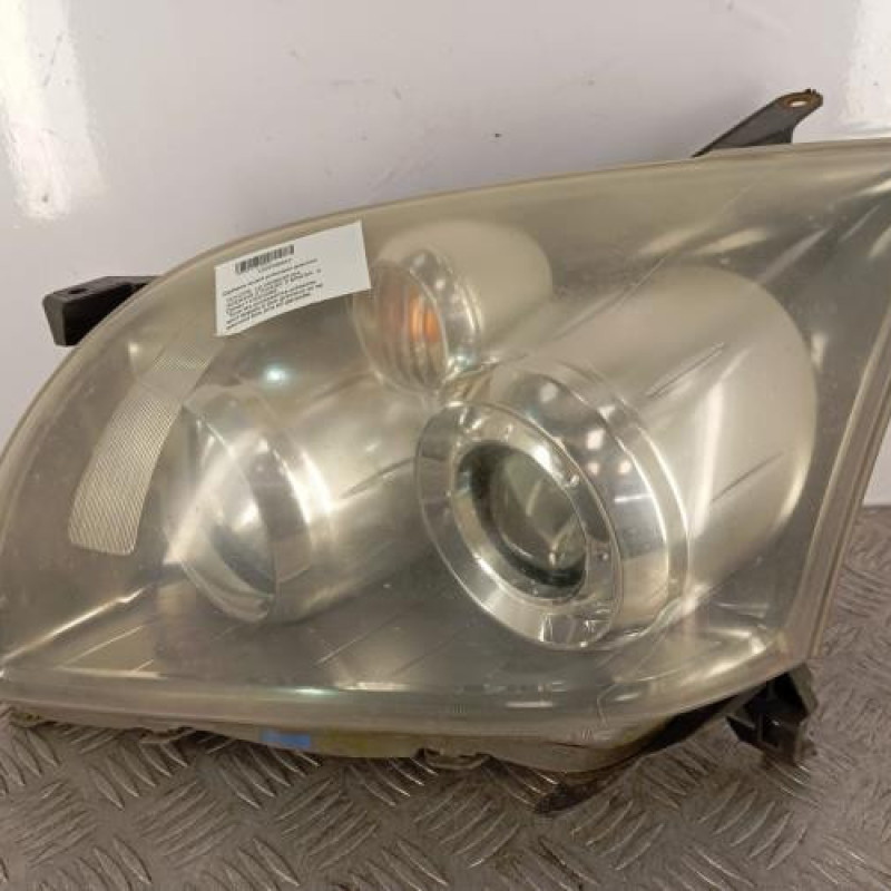 Optique avant principal gauche (feux)(phare) TOYOTA AVENSIS 2
