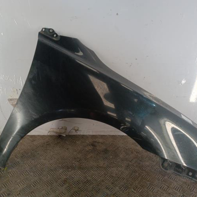 Aile avant droit TOYOTA AVENSIS 2